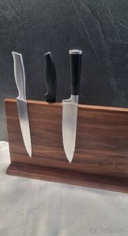 Magnetický stojánek na nože