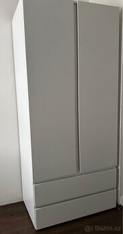 Šatní skříň