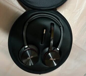 Bezdrátová sluchátka ASUS (včetně pouzdra).