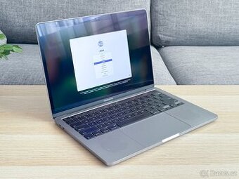 Apple MacBook Pro 13" (2020) - Core i7, 8GB RAM, 256GB SSD