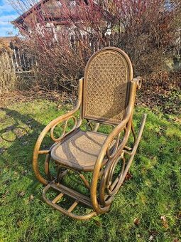 Ratanové houpací křeslo