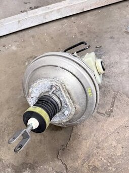 BMW e61/e60 posilovač brzd