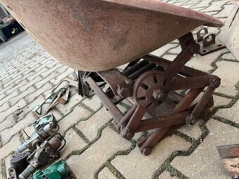 Prodám originál sedačku a díly Zetor 50 Super