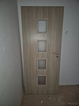 Dveře 80