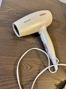 Fén na vlasy Sencor