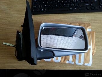Zpětné zrcátko na Ford Escort