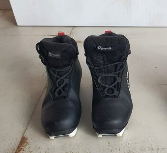 běžkařské dětské boty Alpina T5 JR velikost 34.........pár 1