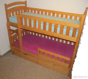 Prodám dětskou palandu z masivu