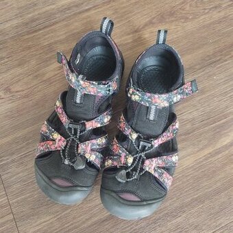 Sandále KEEN vel. 36