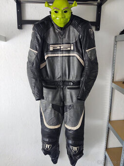 Kombinéza PSI Hubík šitá na zakázku pro jezdce – výška 193 k