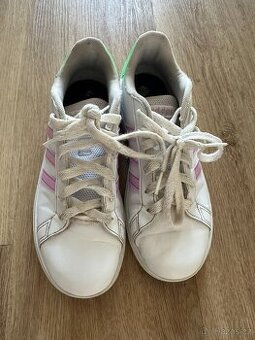 Kožené boty Adidas, vel. 35