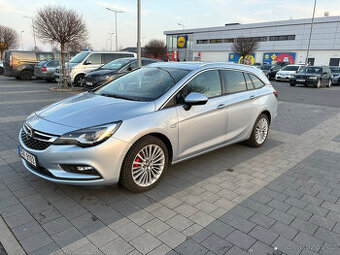 Opel Astra Sports Tourer+ 12/2016 - plná výbava