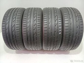 Letní pneu 235/40/19 Bridgestone