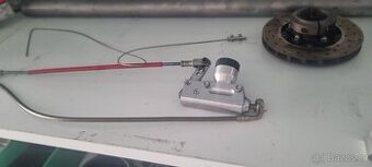 Motokára, brzdovy systém, nárazniky...