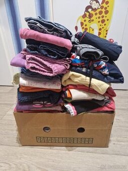 Balík oblečení holka 122-128 100 kusů