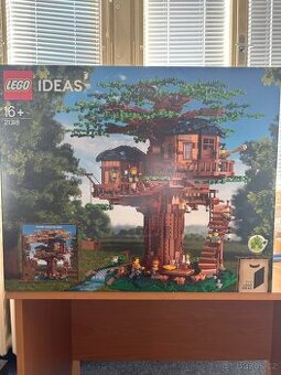 Lego 21318 dům na stromě.