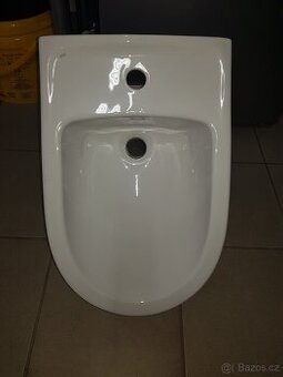 Závěsny bidet