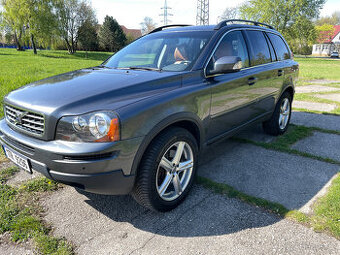 Volvo XC90 2.4 D5 AWD 136kW 7 míst