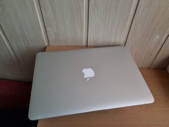 MacBook Air 13 (2017)