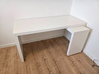 Kancelářský (psací) stůl