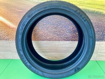 Prodám pneu Goodyear Eagle 215/45 R18