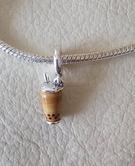 Stříbrný přívěsek bubble tea na náramek