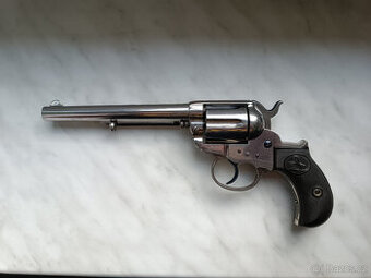 Revolver Colt M1877 Thunderer s certifikátem