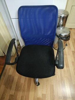 Kolečková kancelářská židle