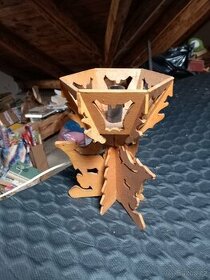 dřevěná lampa