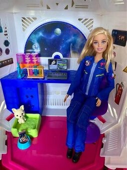 2x Barbie + kosmická stanice