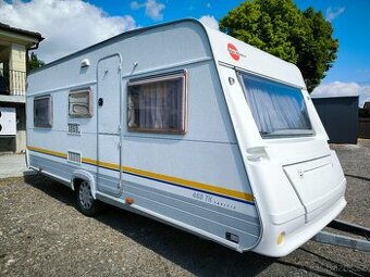 Rodinný karavan Burstner 480 Sportiv - palandy