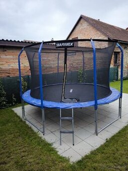 Trampolína