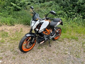 KTM duke 390 - pekny stav Nova Stk
