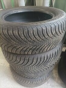 Zimní pneu Goodyear 205/55 R16 94V - 1