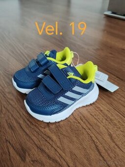 Nové adidas boty vel 19