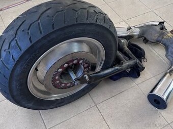 Yamaha Vmax 1200 zadní náprava Vyfuk široké kolo - 1