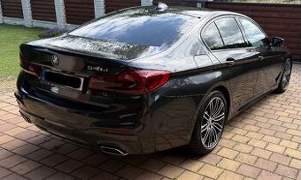 BMW G30 M Paket, najeto 73.300km, stav nového.