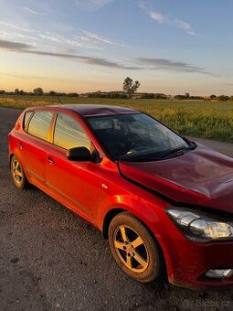 Kia ceed 1.4i 2011