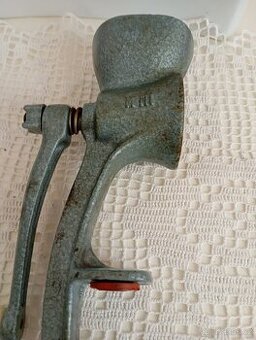 Retro mlýnek na mák