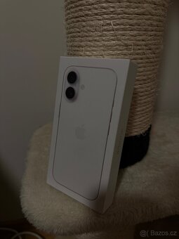 Apple iPhone 17 256GB bílý - 1