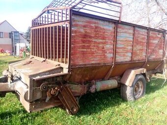 Sběrací vůz na seno , trávu