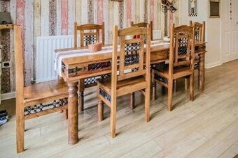 Jídelní stůl z masívu s 6ti židlemi