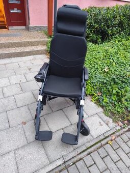 Elektrický invalidní vozík