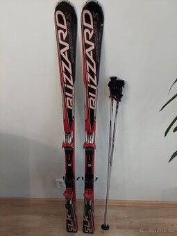 Lyže Blizzard (+ případně hůlky a přeskáče)