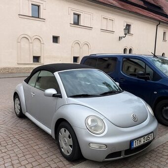 Volkswagen New Beetle Cabrio 1.4 i – 2003, stříbrný