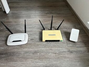 Wi-Fi extender, Wifi router