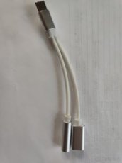 Převodník USB-C na  jack 3,5mm + USB  C  nabíjení