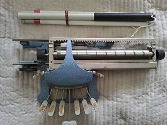 Psací stroj na braillovo písmo + slepecká hůl - 1