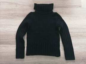 DÍVČÍ TEPLÝ ČERNÝ SVETR S ROLÁKEM