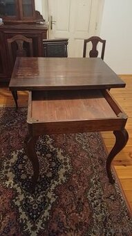 starozitny rozkladaci stul